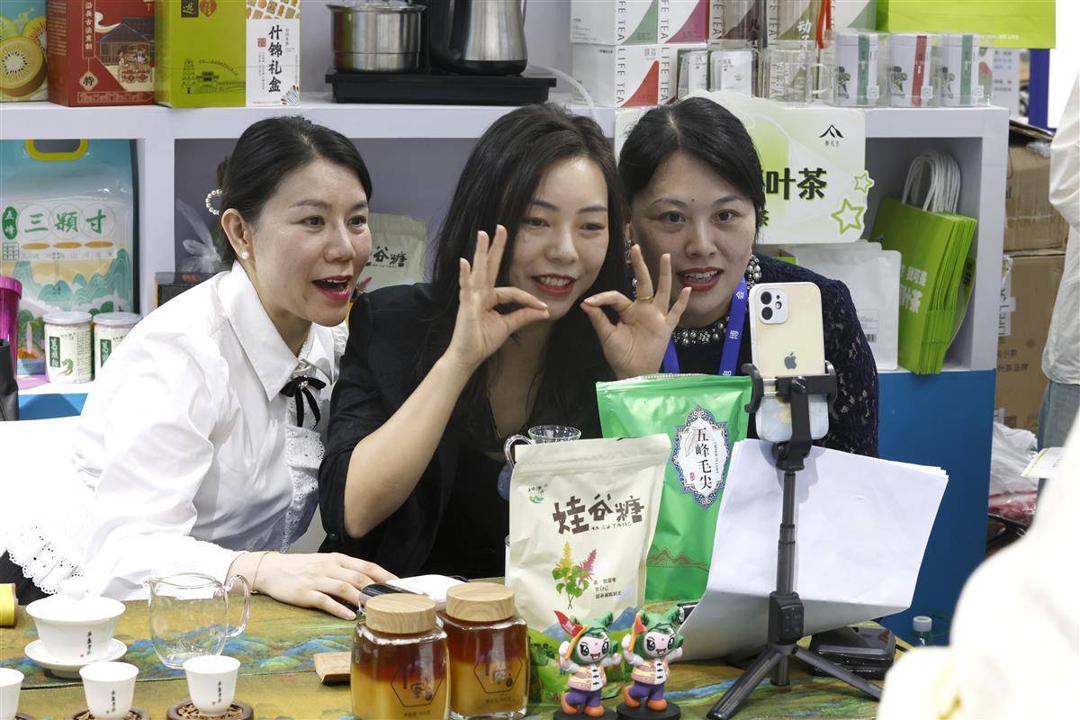 果敢老街华纳国际官网